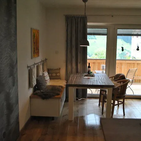 Chasa Chalur * 弗利斯