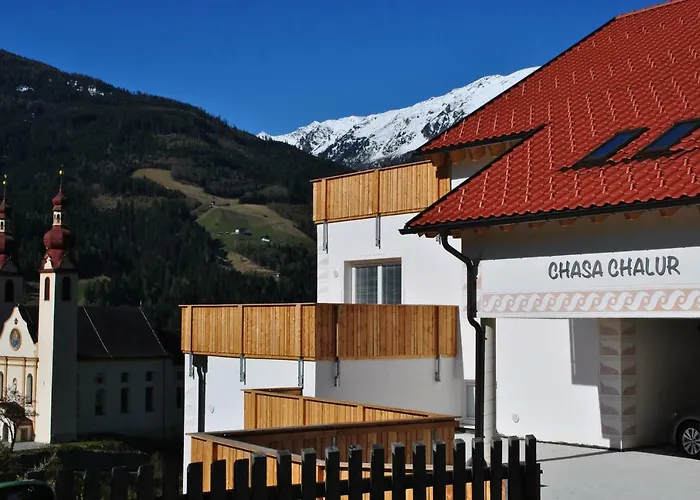 公寓 Chasa Chalur *