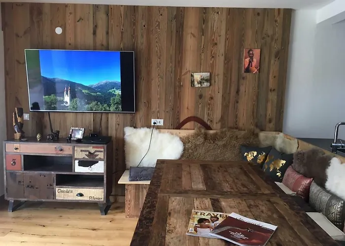 Chasa Chalur 弗利斯